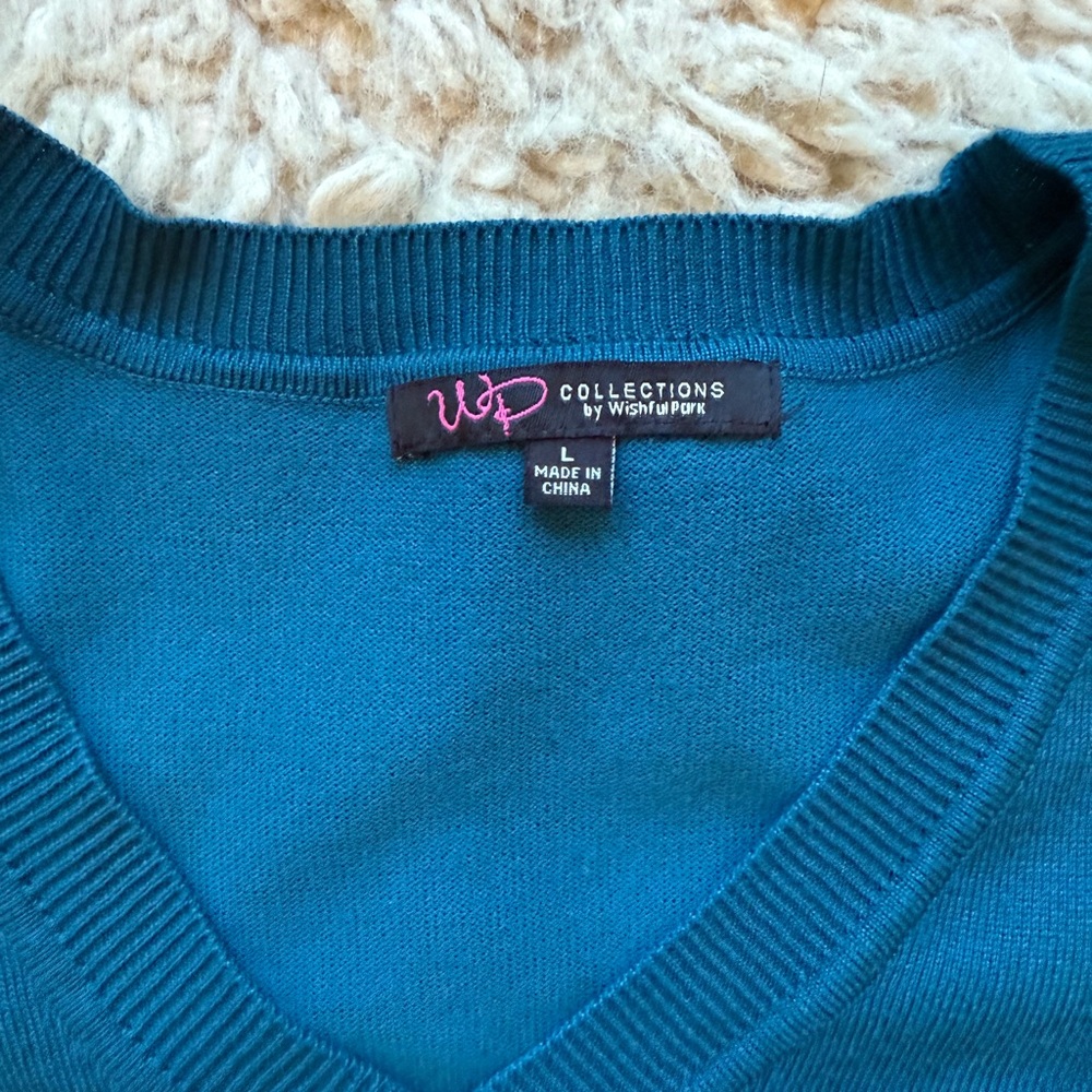 Short sleeve sweater juniors size large - Picture 3 of 4